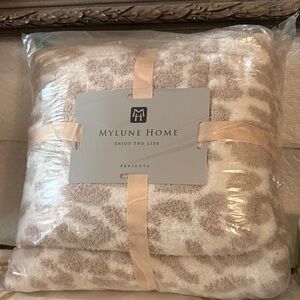 Cream and Tan Throw Blanket